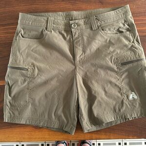 Eddie Bauer First Ascent Guide Pro Shorts 12 Army Green